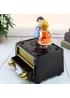 Öpüşen Çift Müzik Kutusu