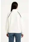 Oversize Dik Yaka Fermuarlı Sweatshirt - Zincir Nakışli Kanguru Cepli, - Beyaz