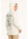 Oversize Üç İplik Şardonlu Kapüşonlu Sweatshirt – Beyaz “Other Lives” Ön Ve Arka Baskılı, Kanguru Cepli, Ribanalı Rahat Kışlık Model Beyaz