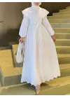 Omarı Zarif Dantel Detaylı Beyaz Elbise