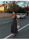 Omarı Şık ve Rahat Kadın Puantiyeli Maksi Elbise
