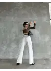 Omarı Yaz Şıklığına Uygun Beli Kemerli Beyaz Pantolon