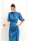 Omarı Etkileyici Mavi Saten Elbise