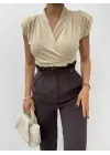 Omarı Elegan Sıfır Kol Kruvaze Bluz - Bej
