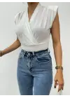 Omarı Kruvaze Model Beyaz Bluz - Sıfır Kol Vatkalı ve Şık Tasarım