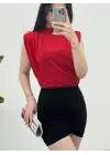 Omarı Sıfır Kol Vatkalı Kırmızı Bluz