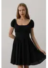 Omarı Şık ve Formu Saran Siyah Mini Elbise