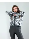 Omarı Siyah Beyaz Leopar Desenli Triko Hırka