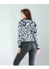 Omarı Siyah Beyaz Leopar Desenli Triko Hırka
