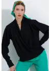 Siyah Kruvaze Yaka Dökümlü Saten Bluz 0492