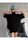 Omarı Şıklığı ve Rahatlığı Bir Arada Sunan Siyah Oversize T-Shirt