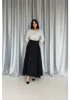Omarı Siyah Yanları Büzgülü Uzun Etek - Şık ve Zarif Tasarım
