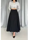 Omarı Siyah Yanları Büzgülü Uzun Etek - Şık ve Zarif Tasarım