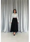 Omarı Siyah Yanları Büzgülü Uzun Etek - Şık ve Zarif Tasarım