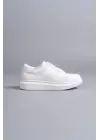 Omarı Hafif Tasarımıyla Şık Beyaz Erkek Sneaker