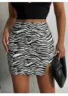 Tek yırtmaçlı zebra desenli deri etek beyazsiyah w24475-S