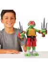 TU844000 TMNT  Roll N Punch Raphael 30 cm Figür - 83418