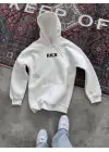 Omarı Beyaz Kapşonlu Göğüs Baskılı Sweatshirt