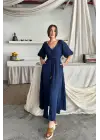 Omarı Yırtmaç Detaylı V Yaka Müslin Elbise - Lacivert