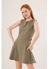 Yanları Zincir Detaylı Sıfır Kol Haki Mini Elbise