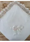 Zarif Hanımeli Desenli Nakışlı Bebek Battaniyesi