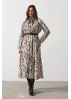 Omarı Yılan Desenli Uzun Elbise - Şık ve Trend Renkler