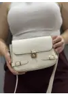 Omarı İnce deri kemerli krem çanta