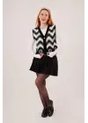 Omarı Siyahtan Beyaza Zikzak Geçişli Triko Yelek