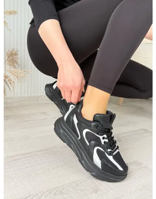 Cata Siyah Cilt Beyaz Detaylı Spor Ayakkabı