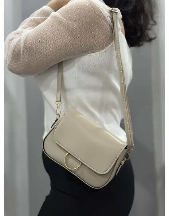 Omarı Şık Bej Renkli Cilt Dokulu Çanta