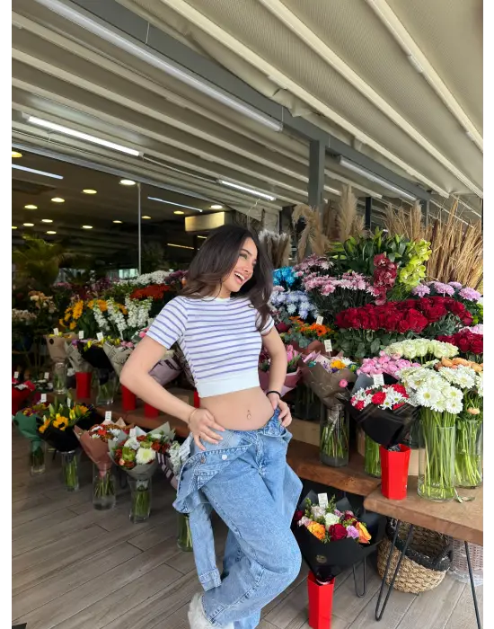 Omarı Şık Mor Çizgili Manşetli T-Shirt