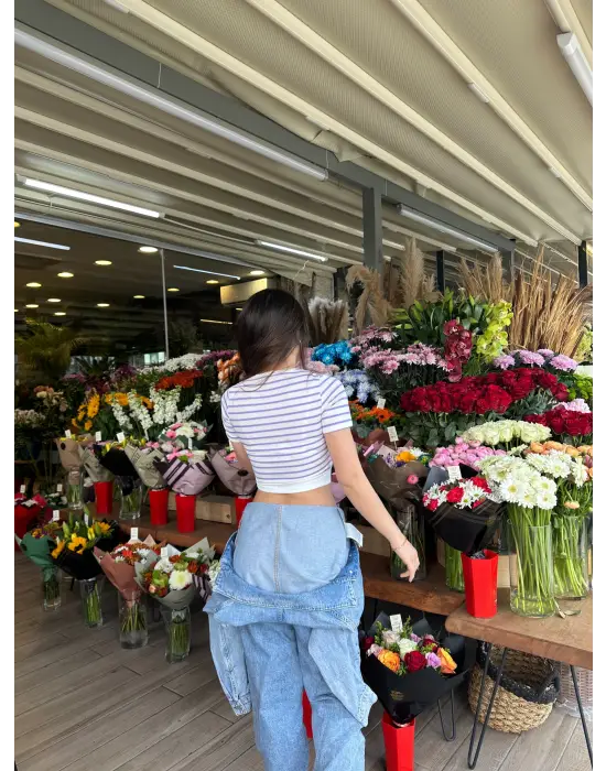 Omarı Şık Mor Çizgili Manşetli T-Shirt