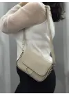Omarı Şık Bej Renkli Cilt Dokulu Çanta
