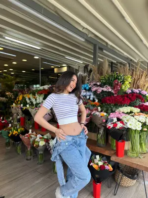 Omarı Şık Mor Çizgili Manşetli T-Shirt