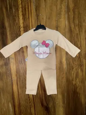 Omarı Sevimli Ayıcık Desenli Bebek Takımı Krem