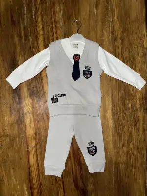 Omarı Zarif Gri Bebek Takımı