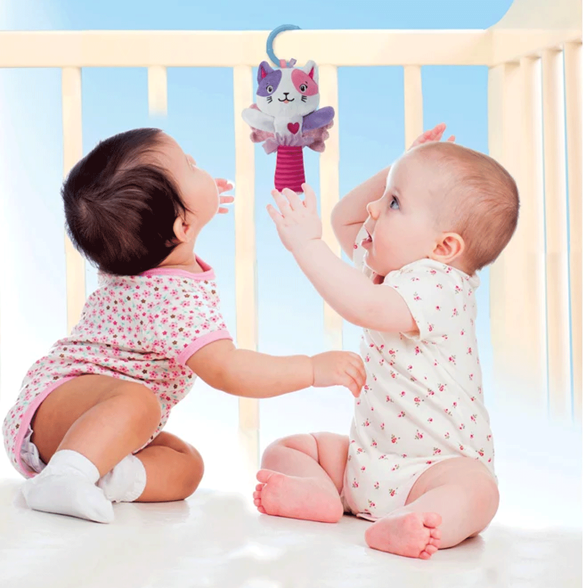 Omarı Sevimli Kedi Çıngırak - Bebeğinizin İlk Oyuncak Deneyimi