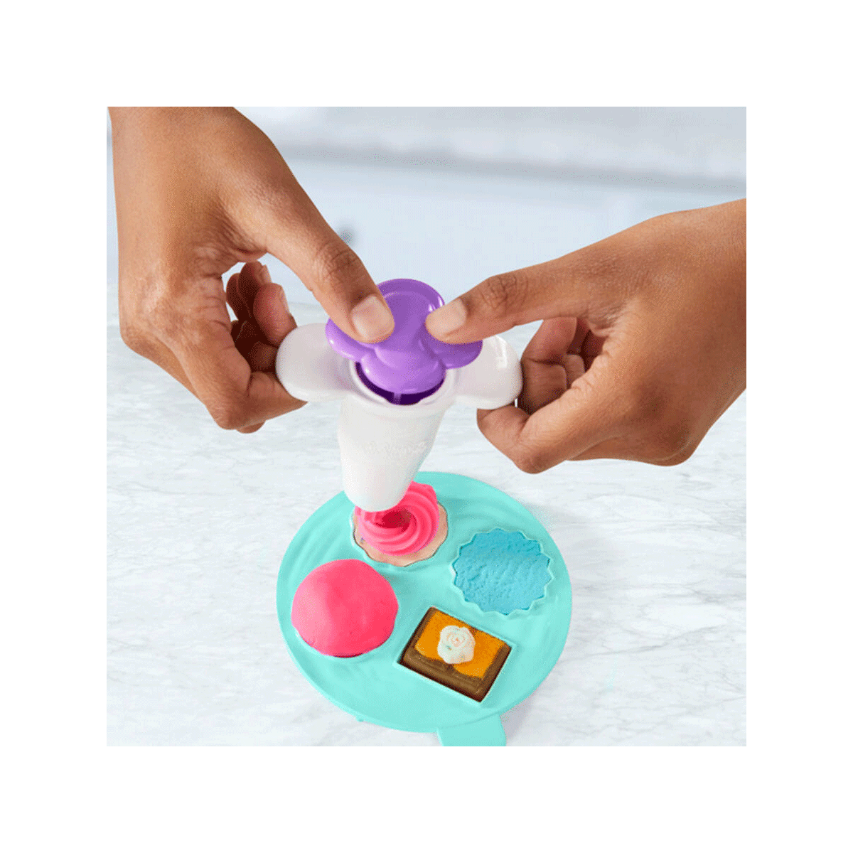 Omarı Renkli Play-Doh Mikser Oyun Seti