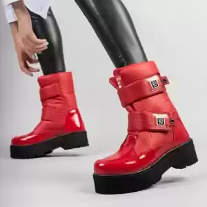 Parlak Kırmızı Rugan Kar Bot