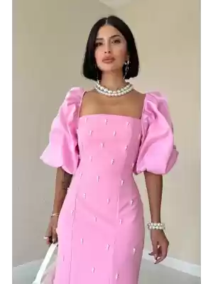 Pembe İşlemeli Kolu Garnili Elbise