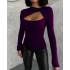Mor Burgu Detaylı Dekolteli Parmak Geçirmeli Body Bluz