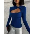 Saks Mavisi Burgu Detaylı Dekolteli Parmak Geçirmeli Body Bluz