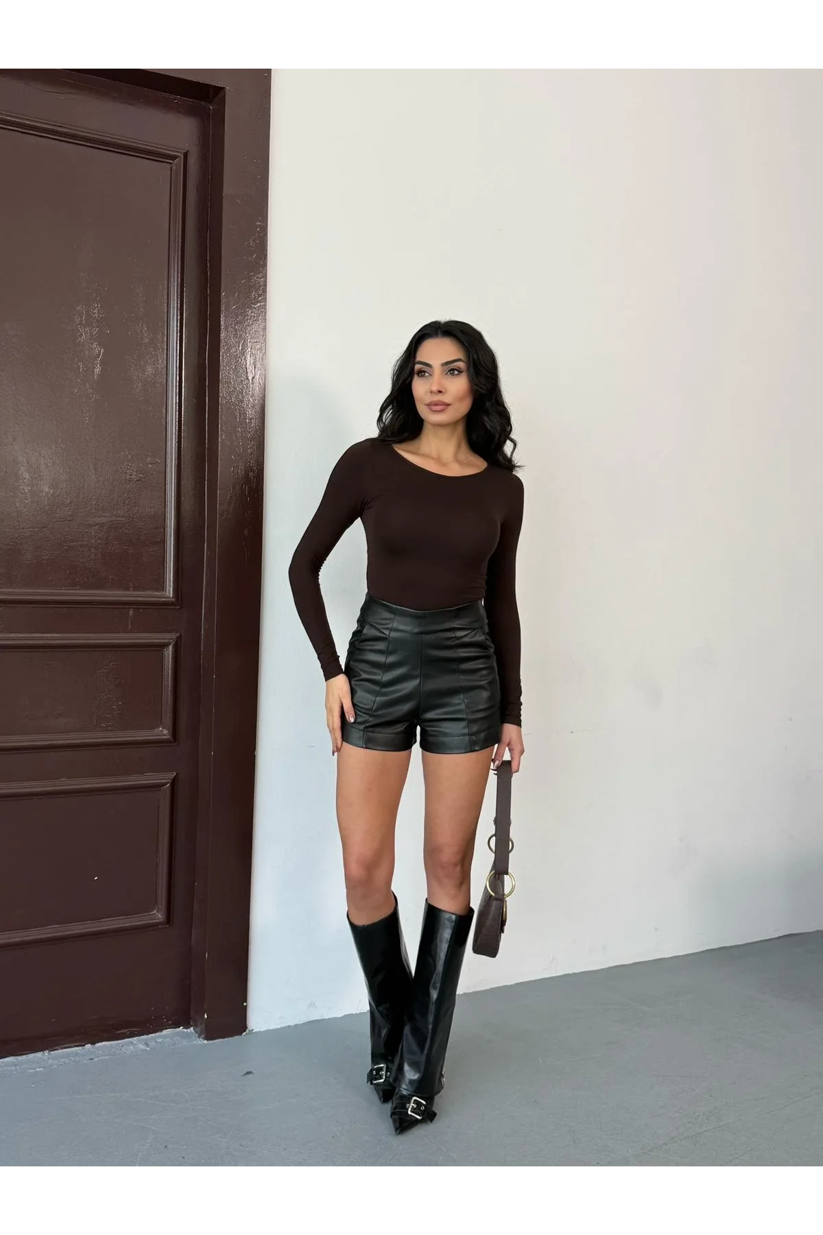 Kadın Açık Yaka Uzun Kollu Basic Body Bluz Kahverengi