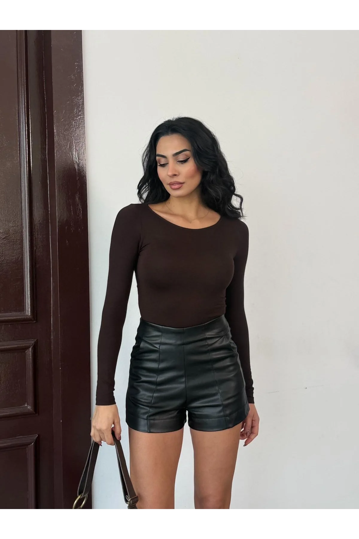 Kadın Açık Yaka Uzun Kollu Basic Body Bluz Kahverengi