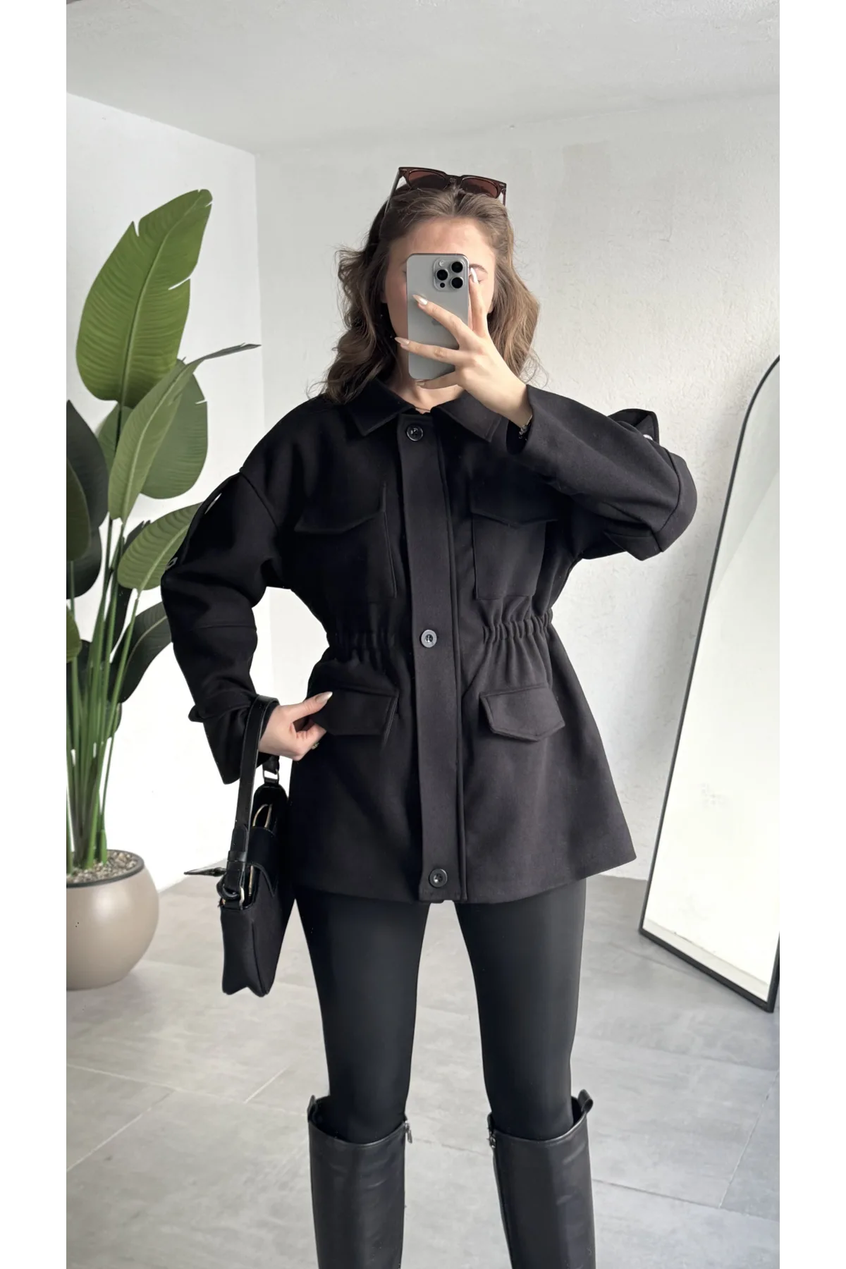 Kadın Siyah Kaşe Ceket Kaban Oversize Kısa Mont Beli Büzgülü Düğmeli Cepli Kışlık