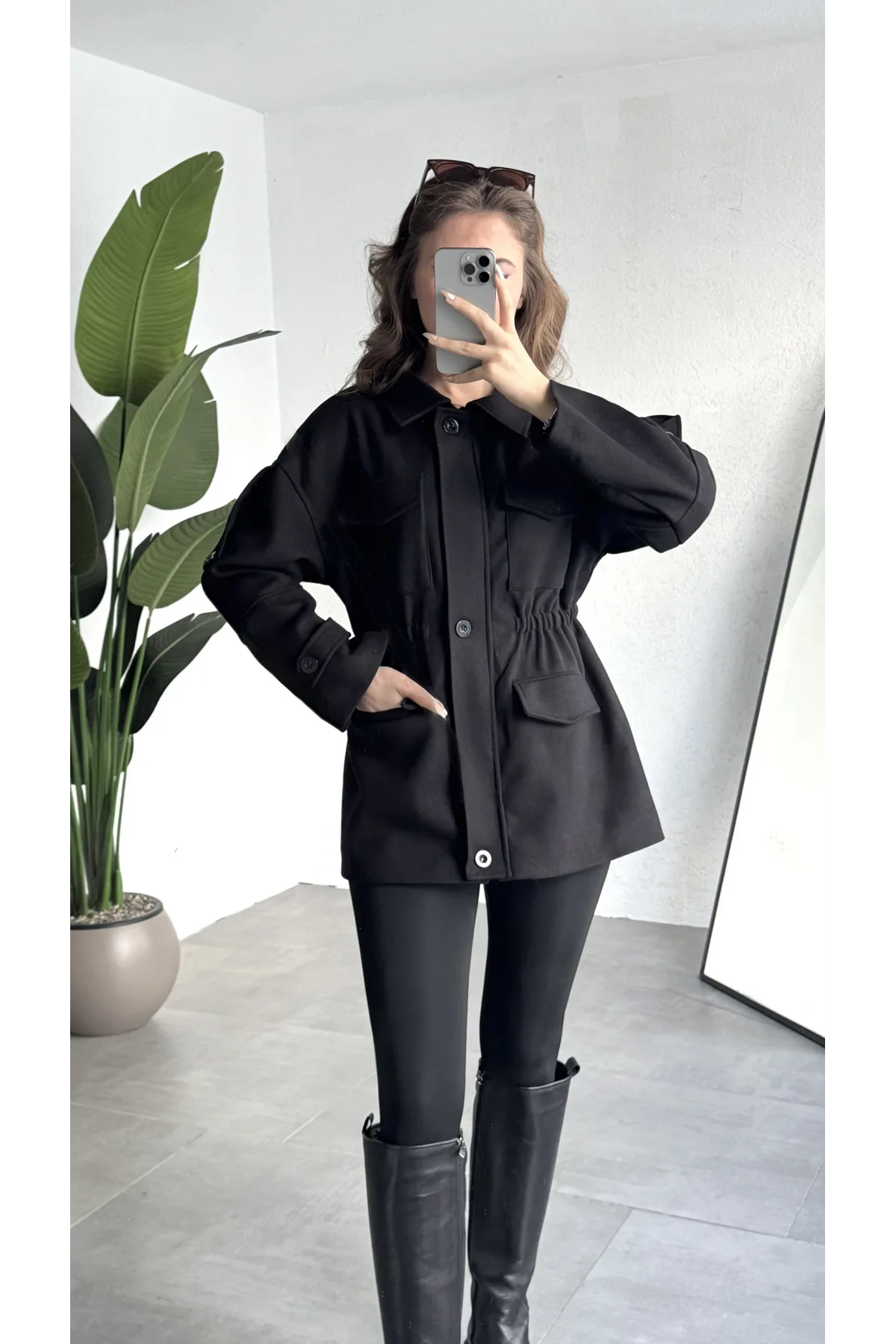 Kadın Siyah Kaşe Ceket Kaban Oversize Kısa Mont Beli Büzgülü Düğmeli Cepli Kışlık