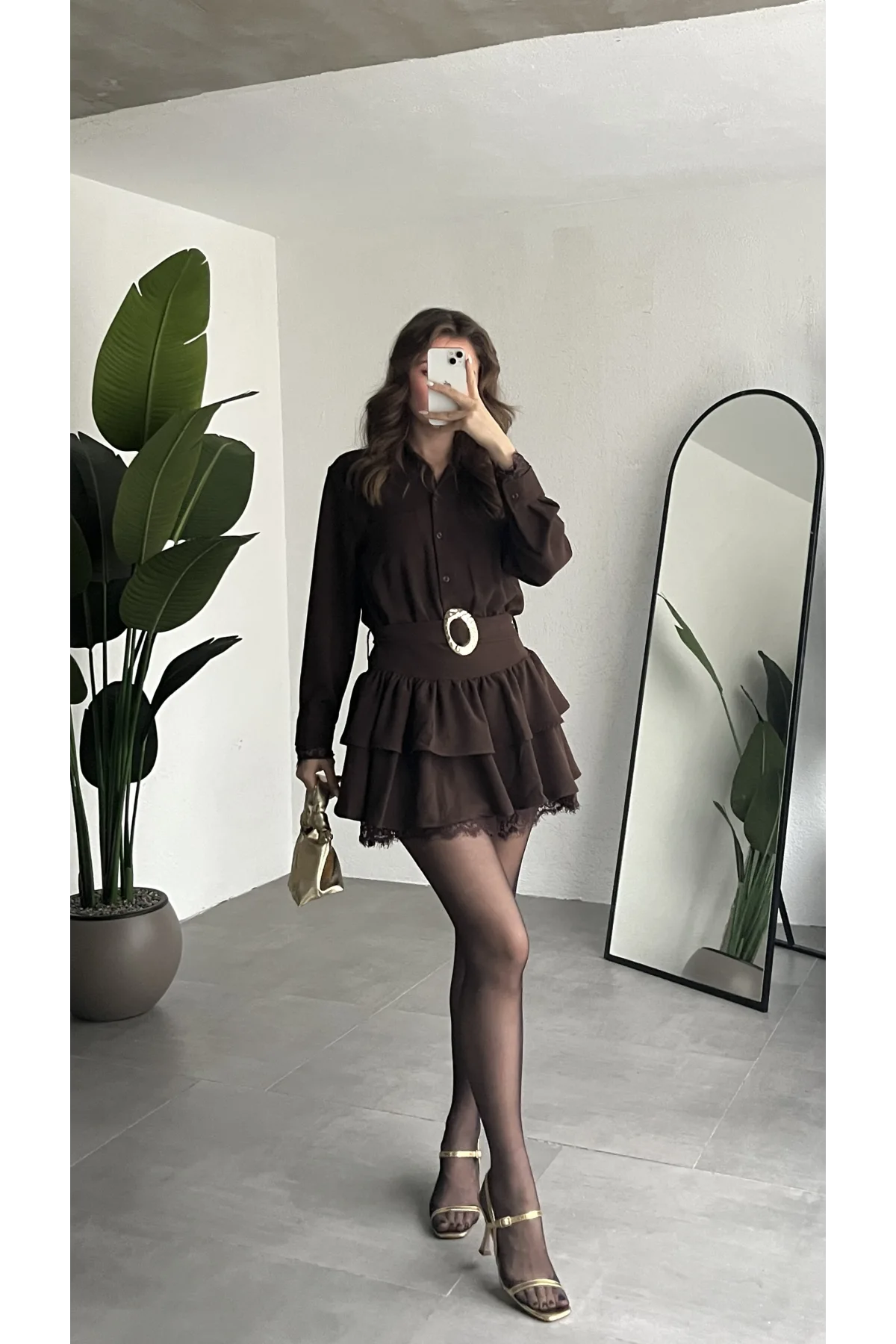 Kadın Kahverengi Kemer Detaylı Volanlı Gömlek Yaka Dantel Detaylı Mini Elbise