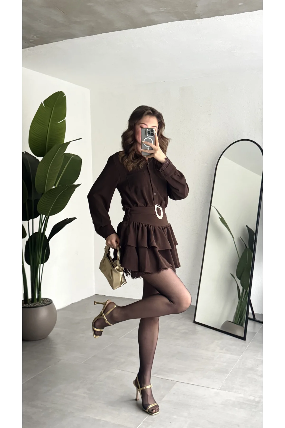 Kadın Kahverengi Kemer Detaylı Volanlı Gömlek Yaka Dantel Detaylı Mini Elbise