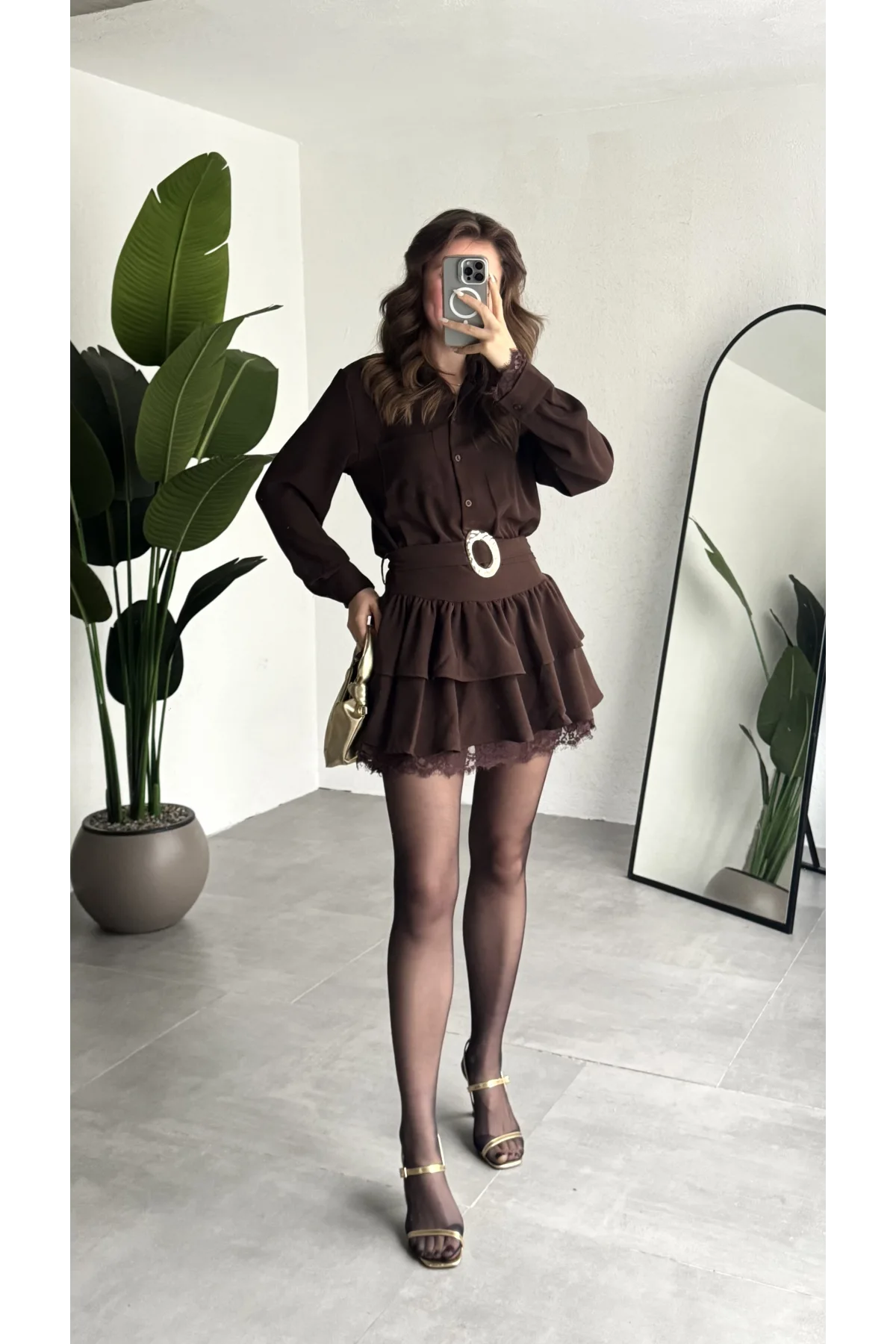 Kadın Kahverengi Kemer Detaylı Volanlı Gömlek Yaka Dantel Detaylı Mini Elbise