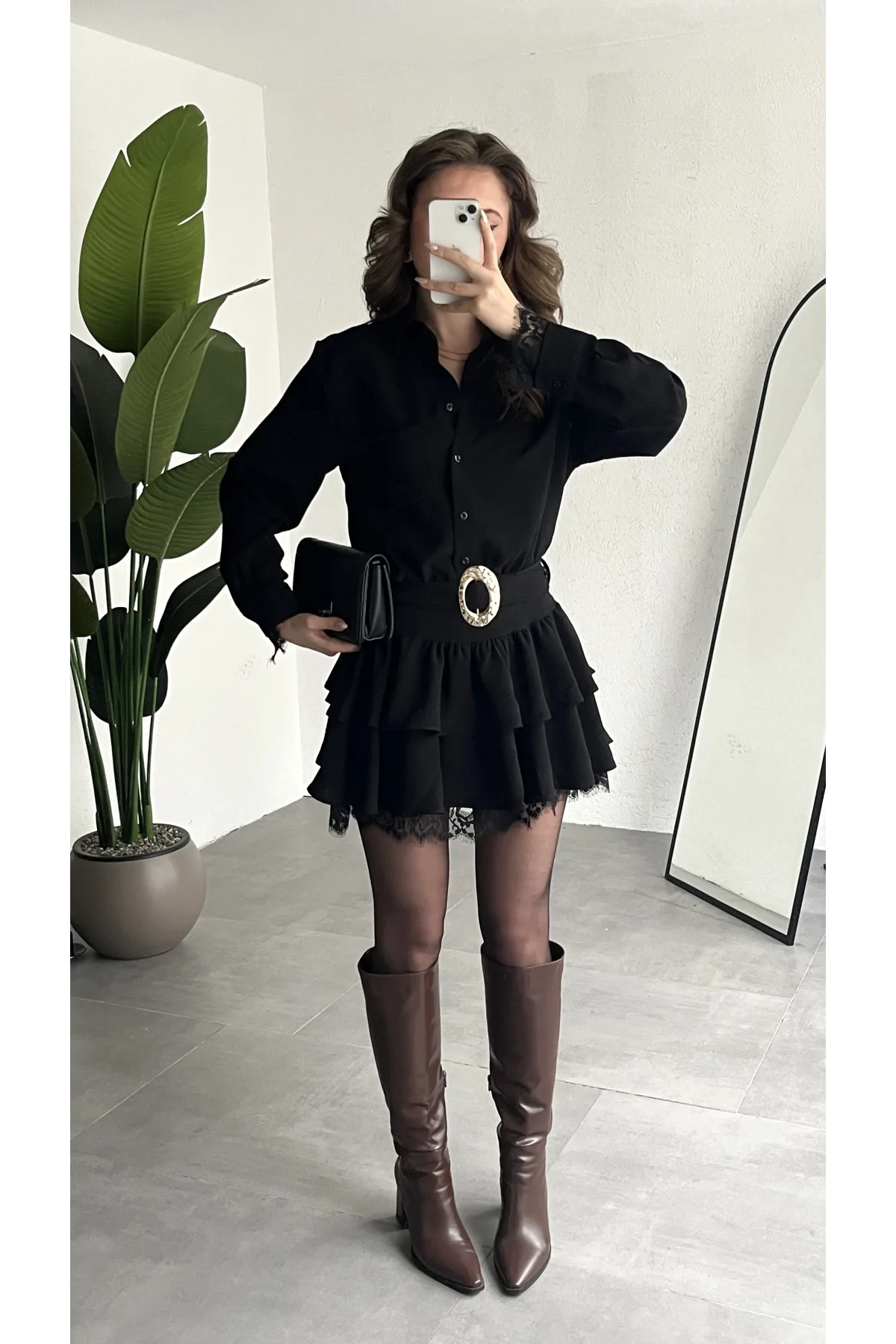 Kadın Siyah Kemer Detaylı Volanlı Gömlek Yaka Dantel Detaylı Mini Elbise